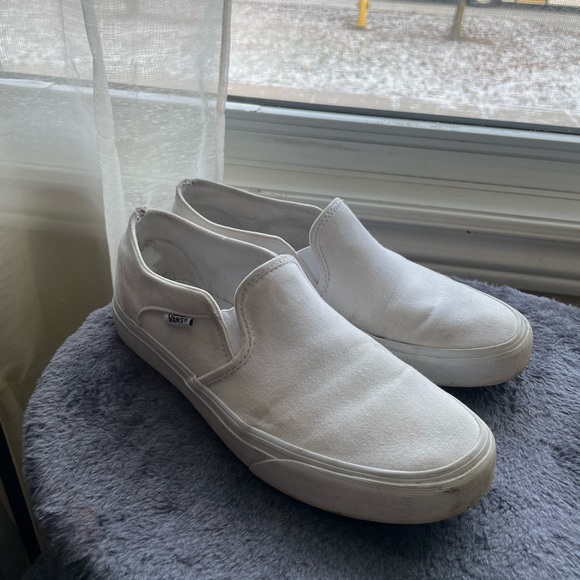 White Vans - Picture 1 of 7